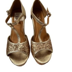 Forever Gold Sparkly T-Strap Platform Wedge Shoes Size 6.5